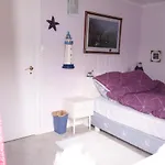 Bed & Breakfast, Randvik فندق مبيت وإفطار أريسُر